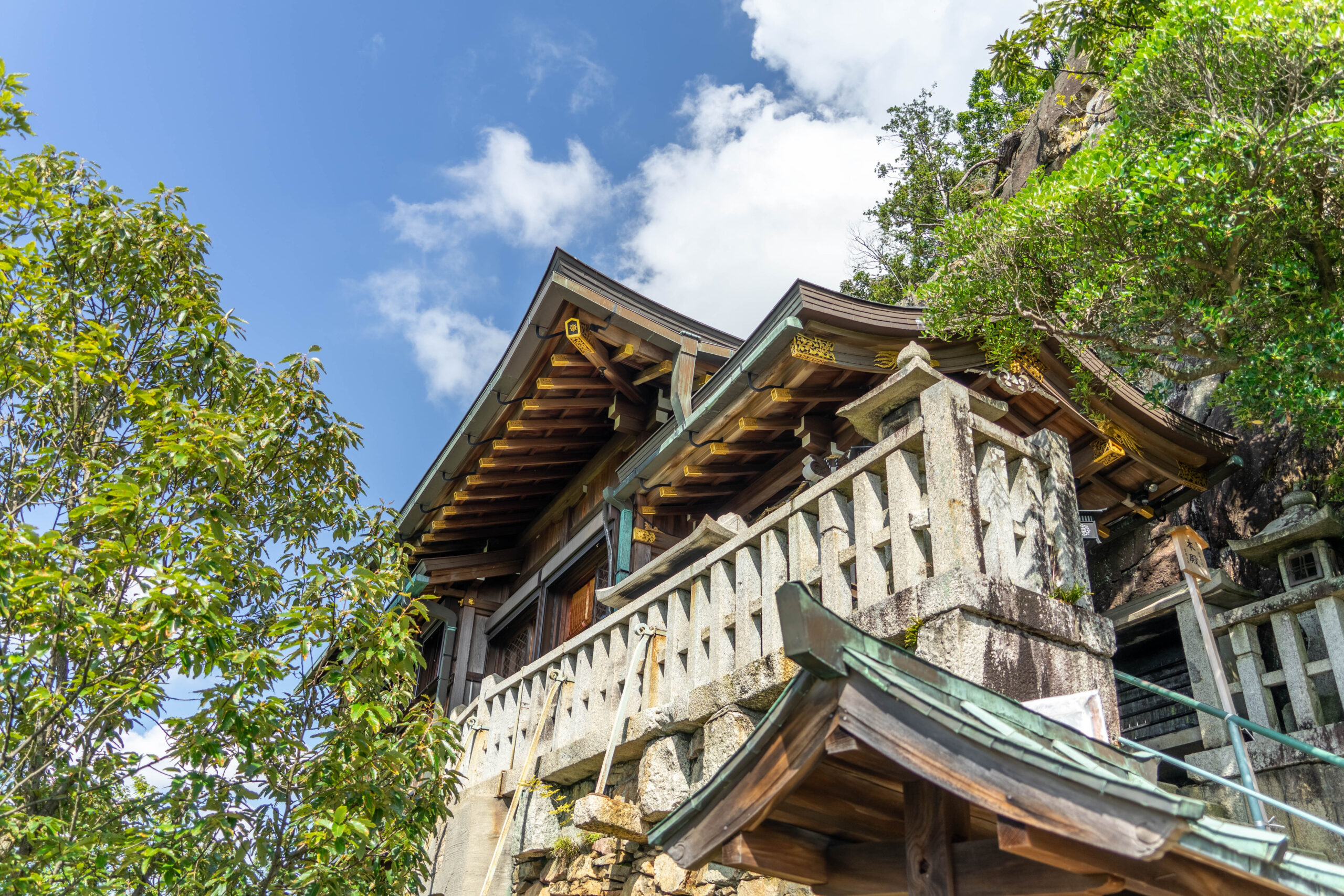 阿賀神社　本殿側面画像