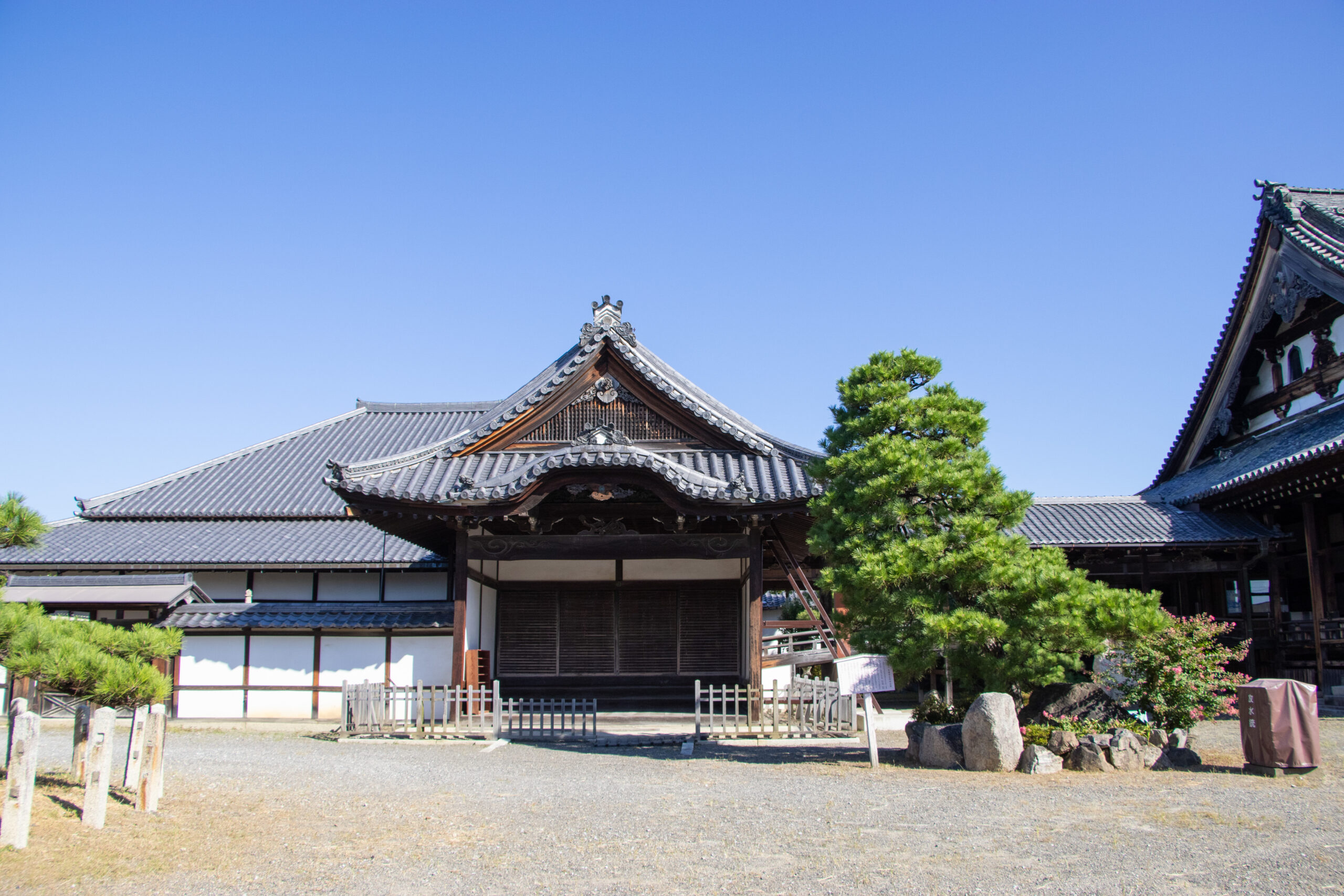 大通寺 本堂 全体画像