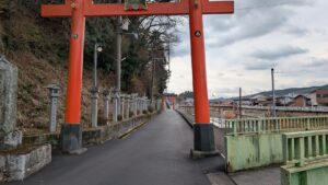 奈良 墨坂神社 川沿いの道