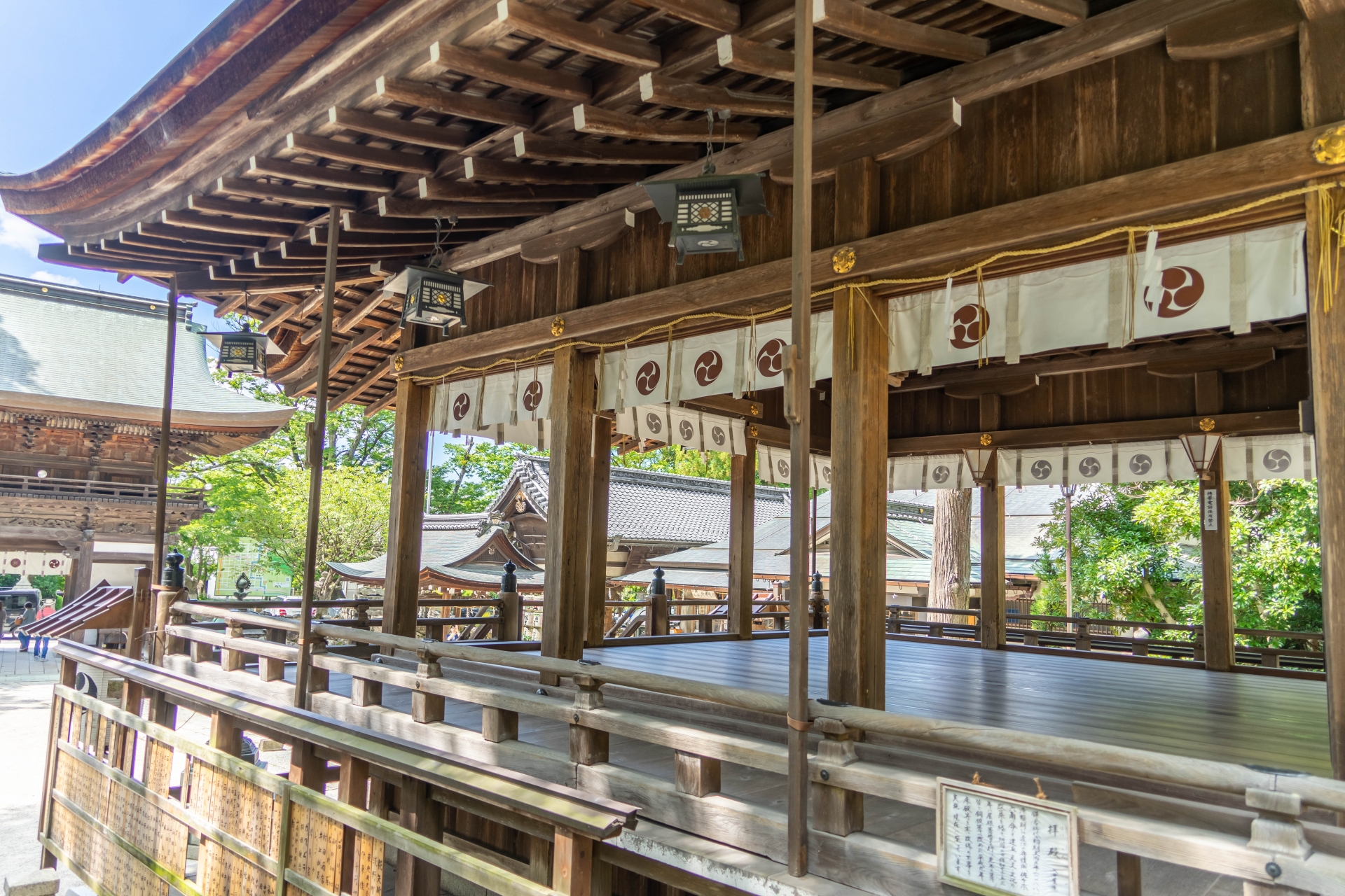 日牟禮八幡宮　回廊画像