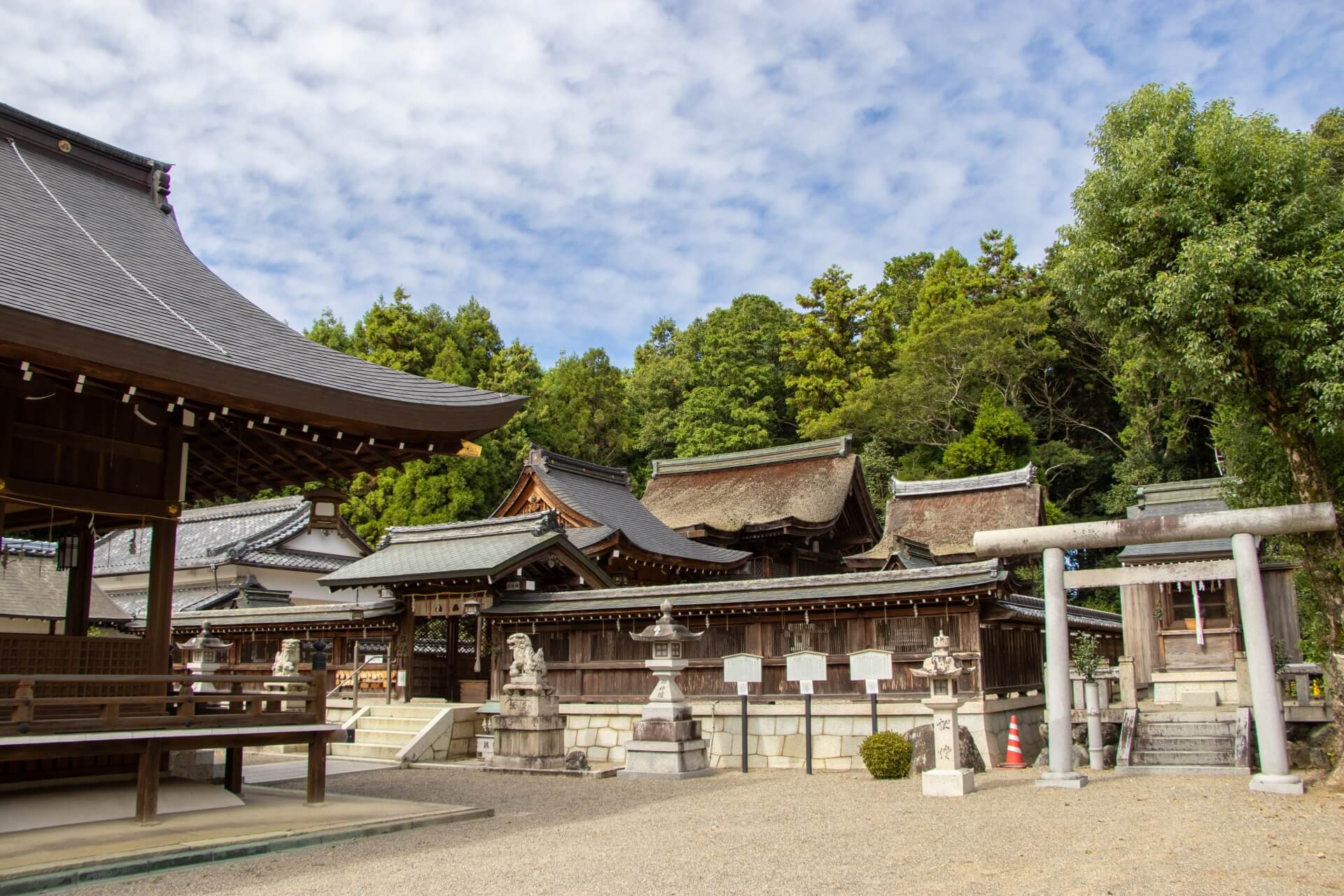 滋賀 苗村神社 本殿 拝殿