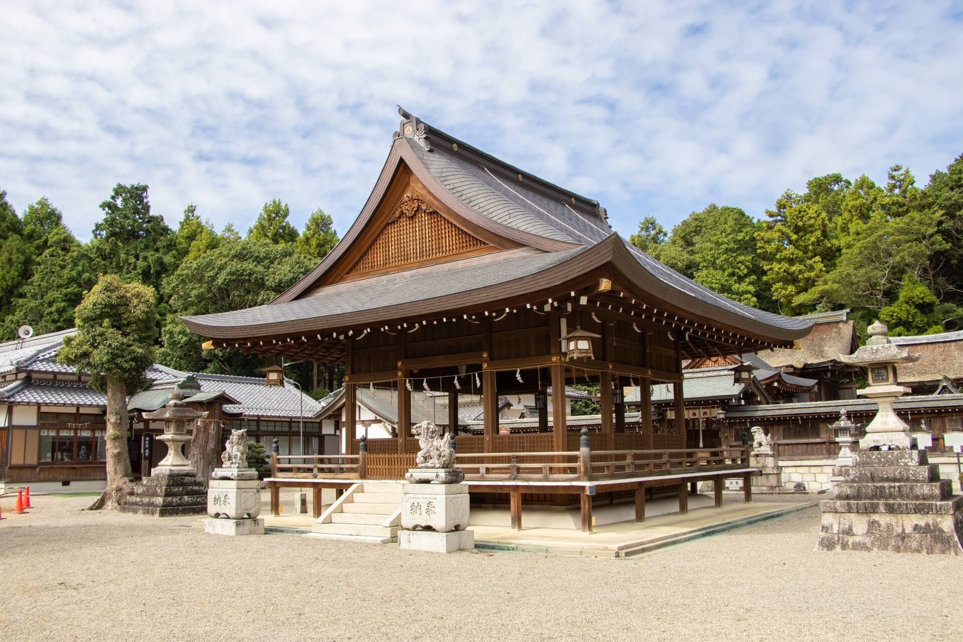 滋賀 竜王 苗村神社 本殿
