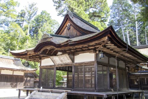 油日神社　本殿アップ画像
