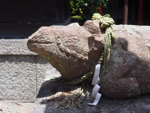 伊砂砂神社　境内内牛の石造画像