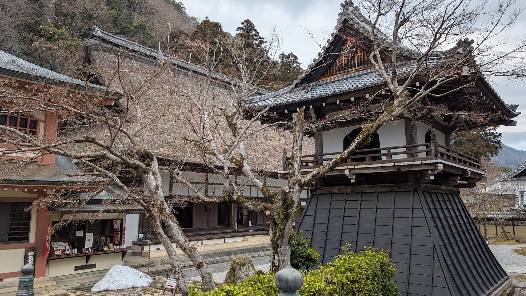 滋賀 永源寺 鐘楼 塔全体