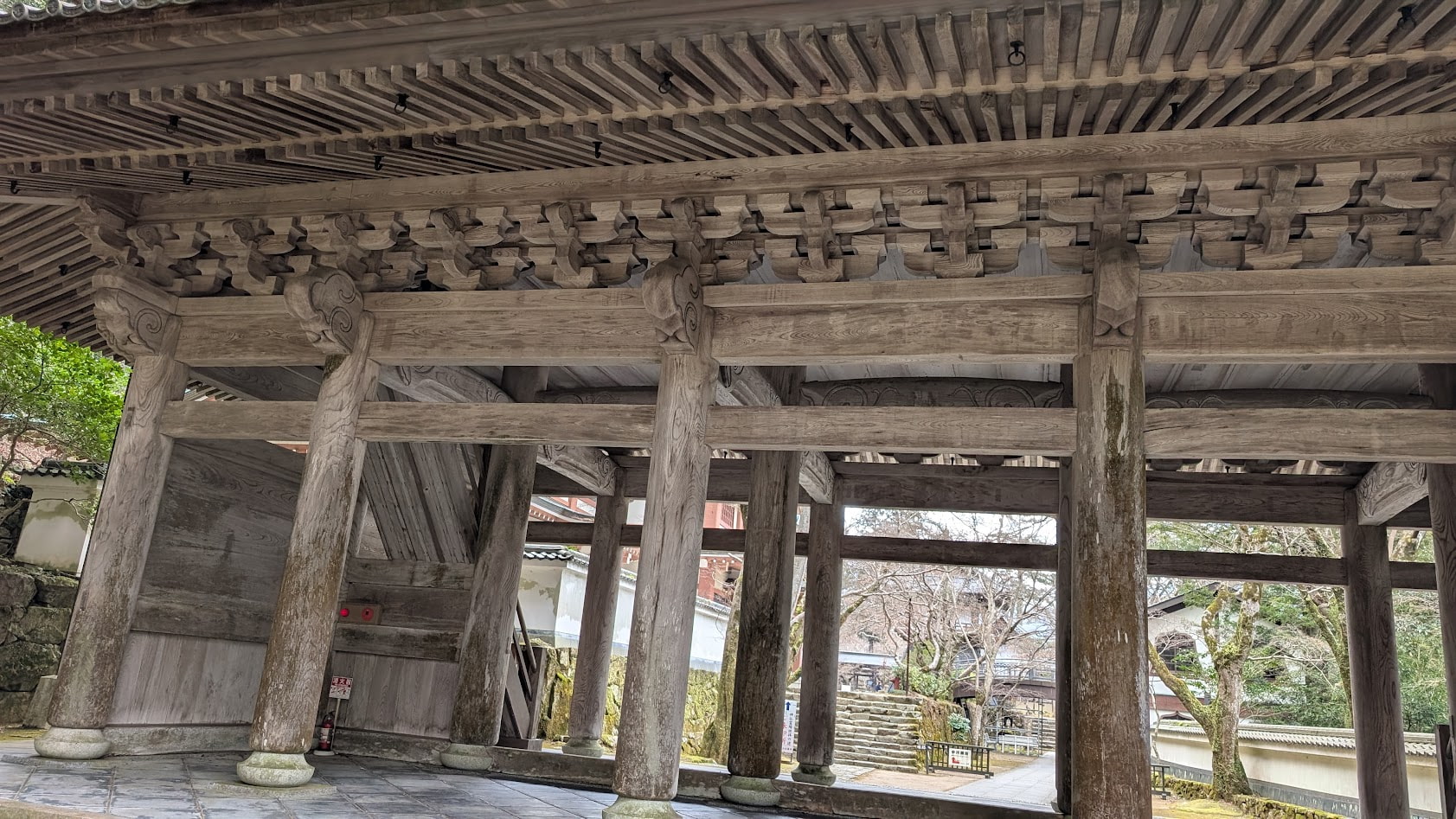 滋賀 永源寺 山門 アップ