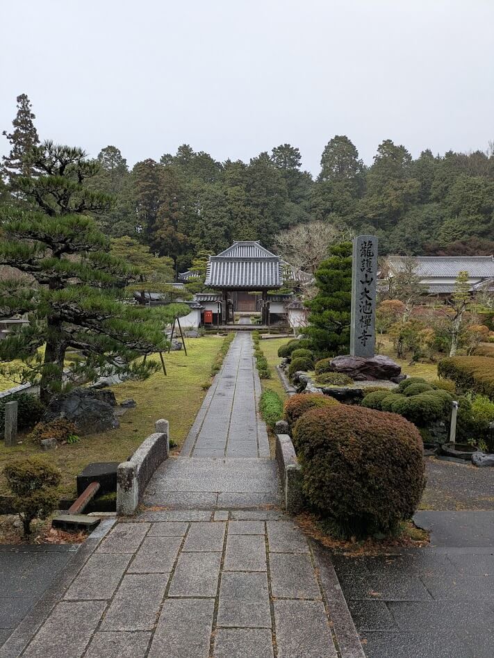 滋賀 甲賀 大池寺 本殿全体画像
