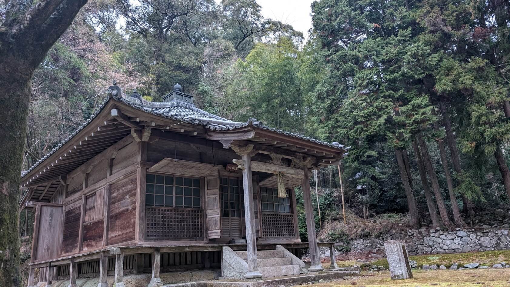滋賀 大津 安楽律院 本堂横から