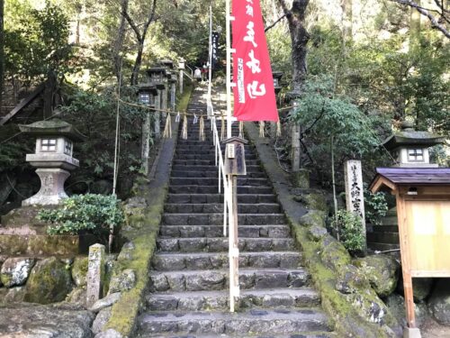 立木観音　階段画像