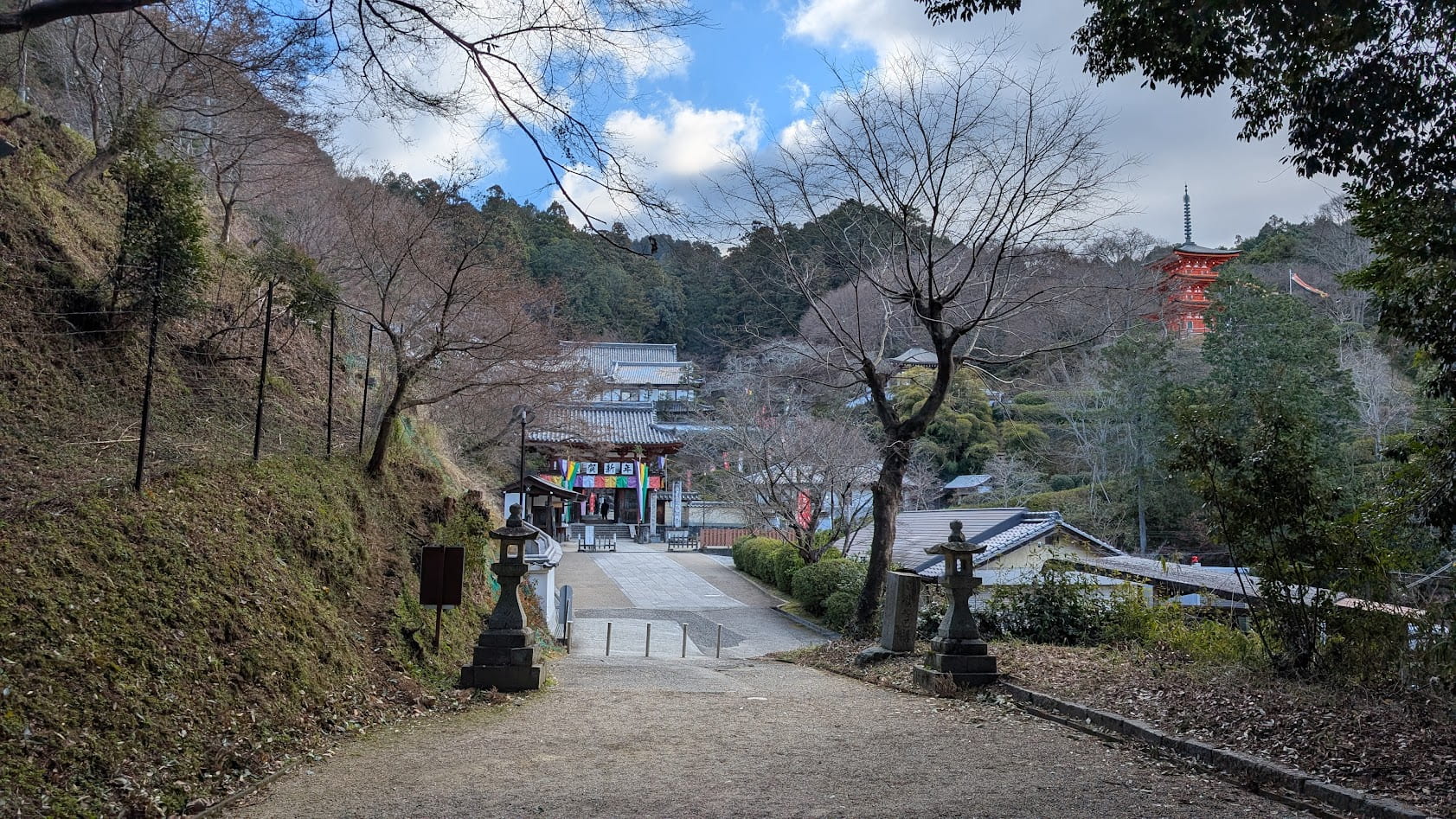 奈良 飛鳥 岡寺 有料駐車場からの参道③