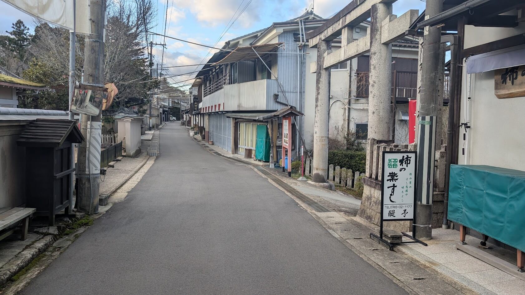 奈良 吉野山 観光地 狭い道1