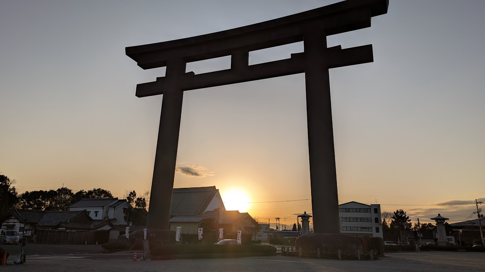 奈良 桜井 大神神社 大鳥居と夕日