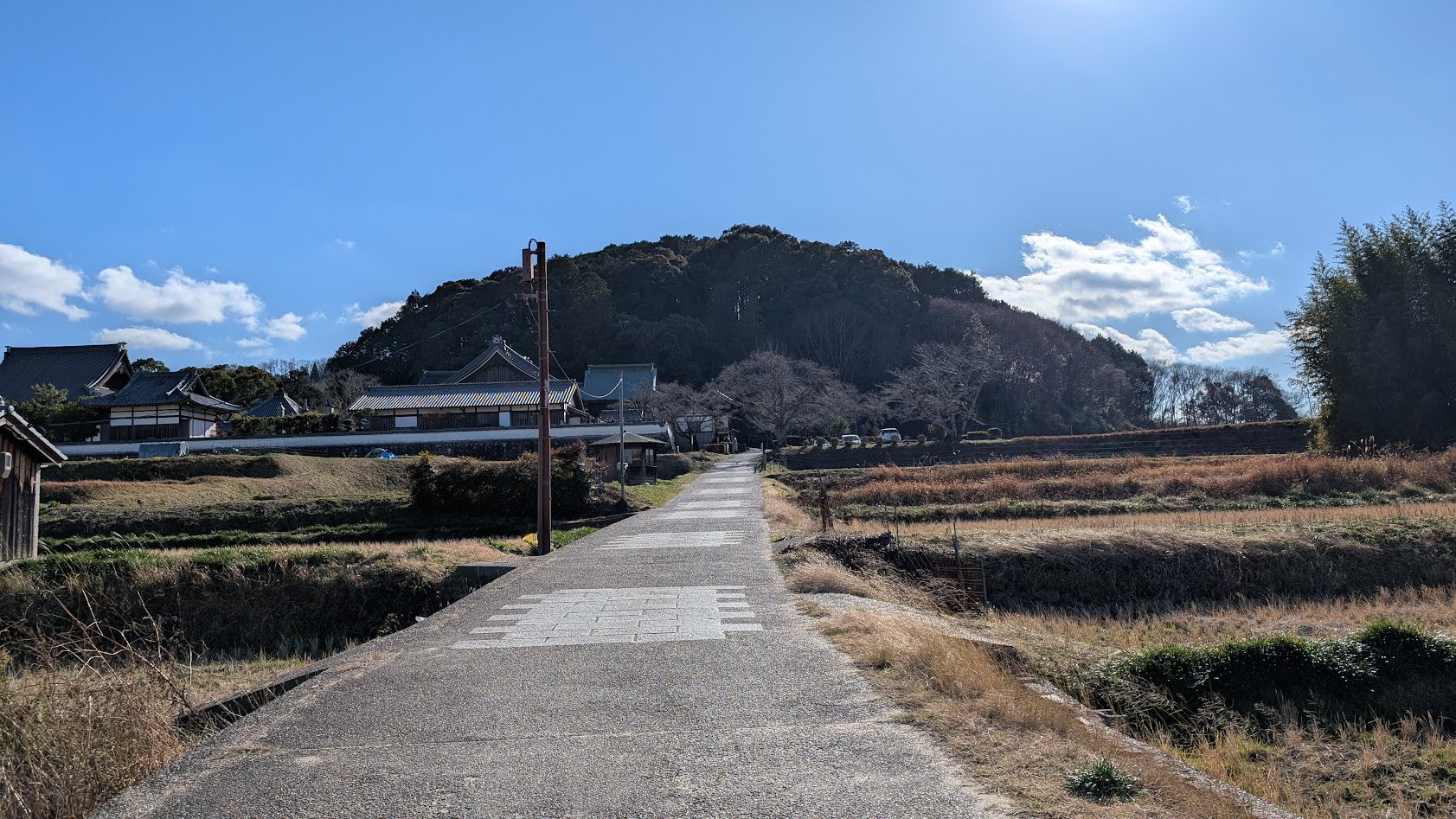 奈良 明日香 橘寺 入口の坂