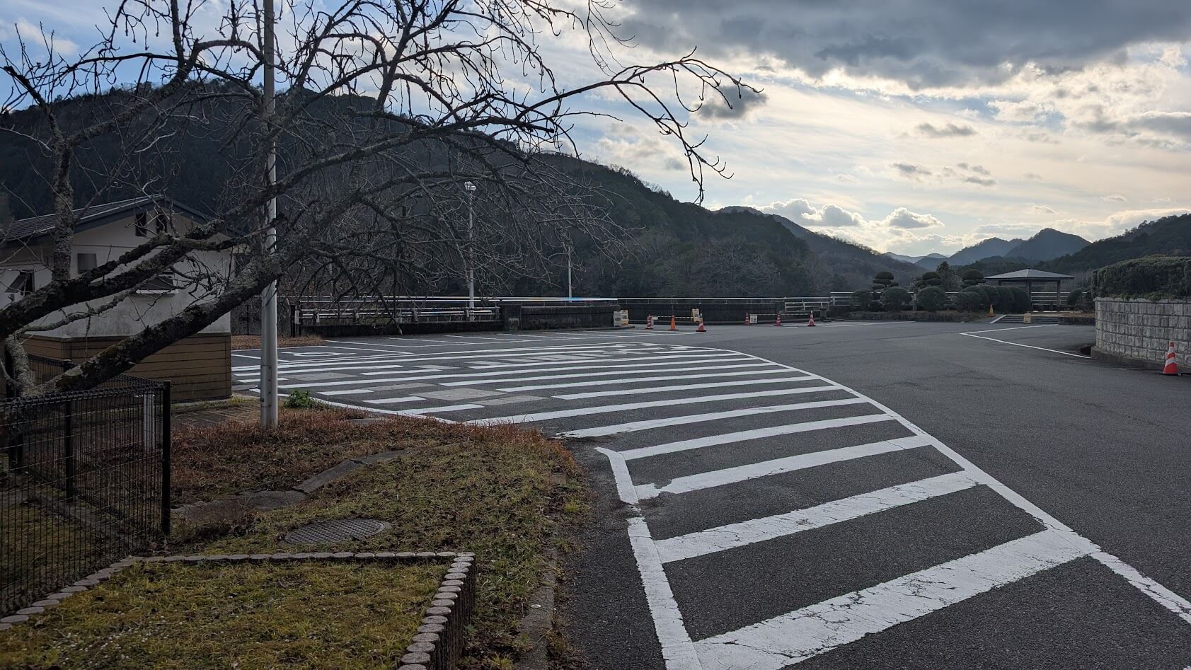 奈良 龍鎮神社 室生ダム駐車場
