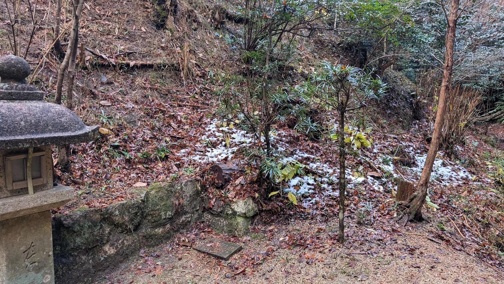 滋賀 湖南市 岩根山不動 境内内 風景